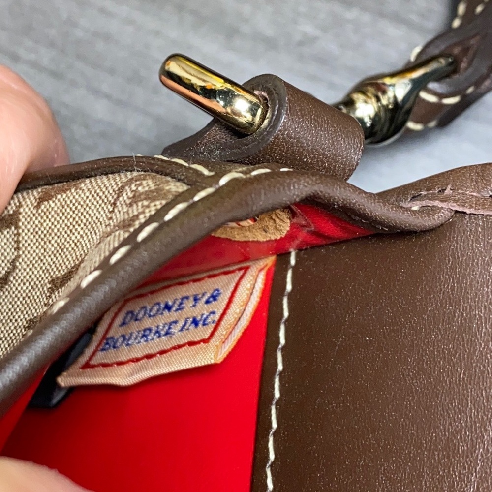 NWOT- Dooney & Bourke wristlet - Picture 9 of 9